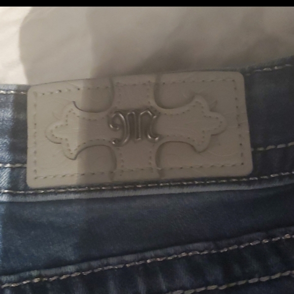 Miss Me Low Rise Short Distresses Shorts, sz.28 - Picture 9 of 9